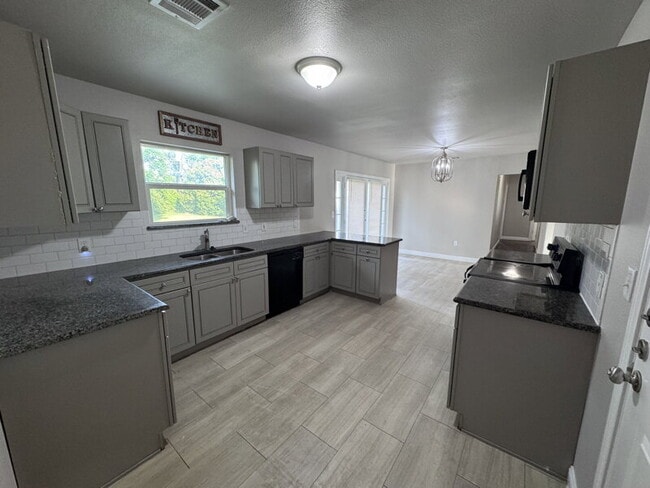 Photo - WONDERFULLY UPDATED 3 BEDROOM, 2 BATH, 2-CAR GARAGE RENTAL HOME IN CENTRAL GRAND PRAIRIE WITH SPA...