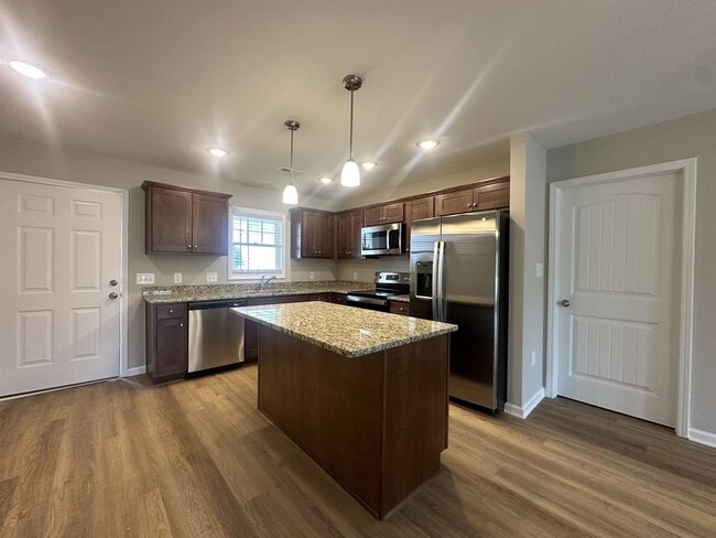 Photo - 815 Middleton Rd