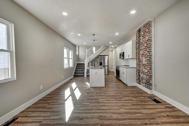 Photo - 823 Lincoln St