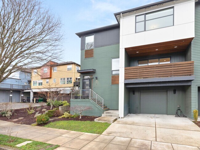 Photo - Stunning, Modern 4 bed home with attached ADU in King Neighborhood - AVAILABLE NOW!!