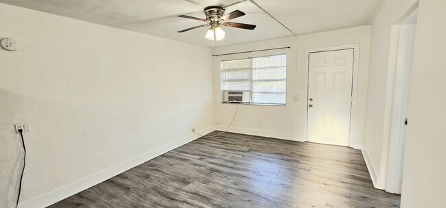 Photo - 1715 NW 8th Ct