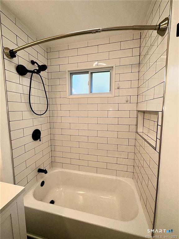 Photo - 492 Stanley St