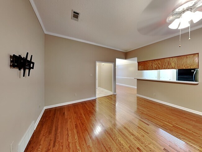 Photo - 2966 Woodland Ash Cove