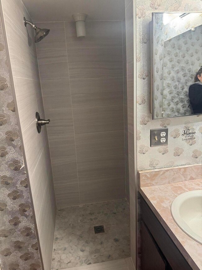 Photo - 19601 W 12 Mile Rd Unit 202