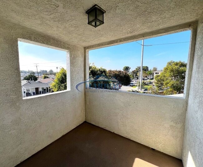 Photo - 4567 W 159th St Unidad 4