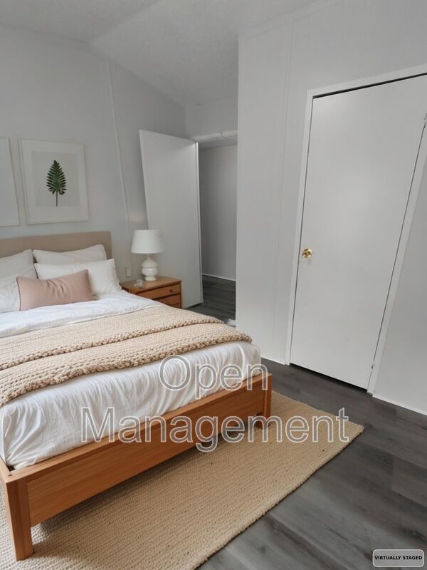 Photo - 301 Mantle Ave