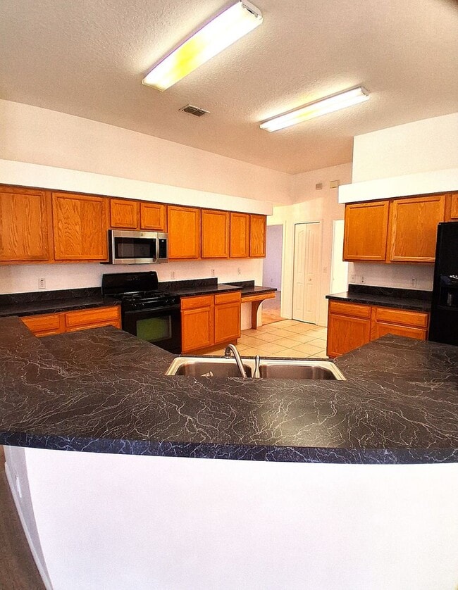 Photo - 771 Mountain Ash Way