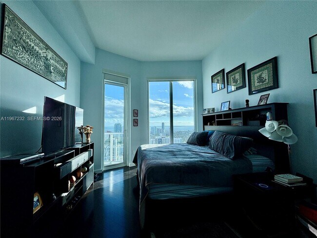 Photo - 185 SW 7th St Unidad 4410