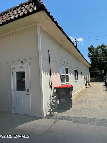 Photo - 17 Bound Ave