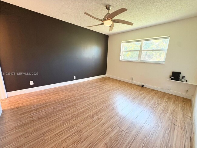 Photo - 8826 W McNab Rd Unit 202