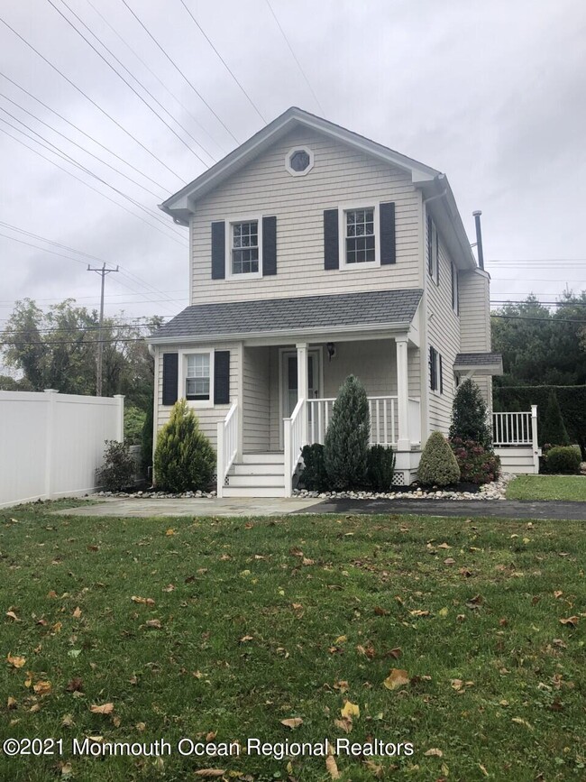 Photo - 497 Sycamore Ave