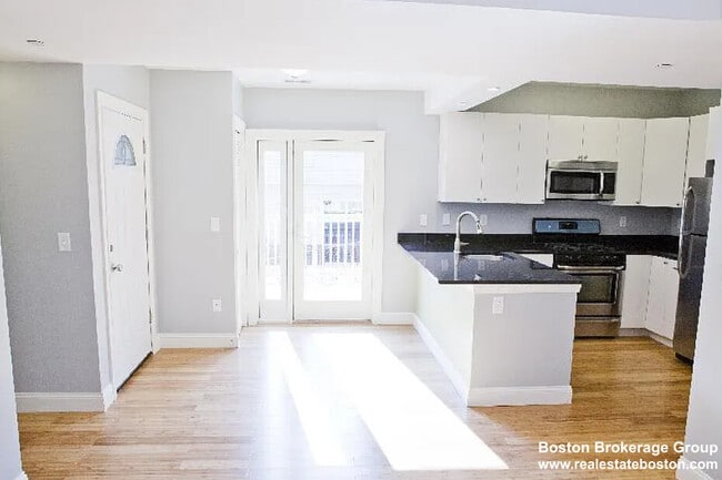 Photo - 35 Forbes St Unit 1