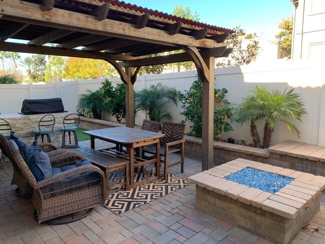 Building Photo - 2 Bed 3 Bath Townhouse For Rent in Temecula