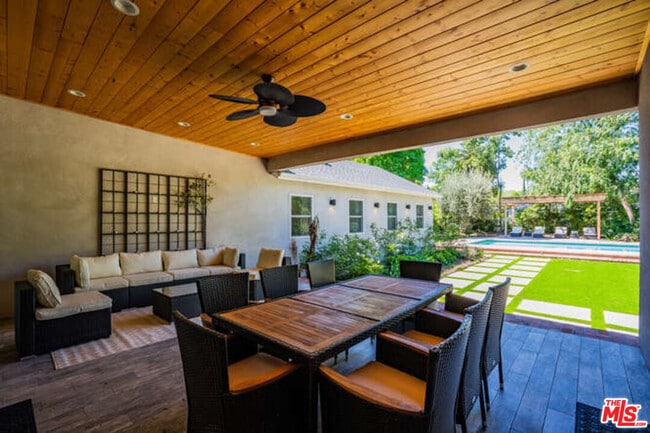 Photo - 5907 Jumilla Ave