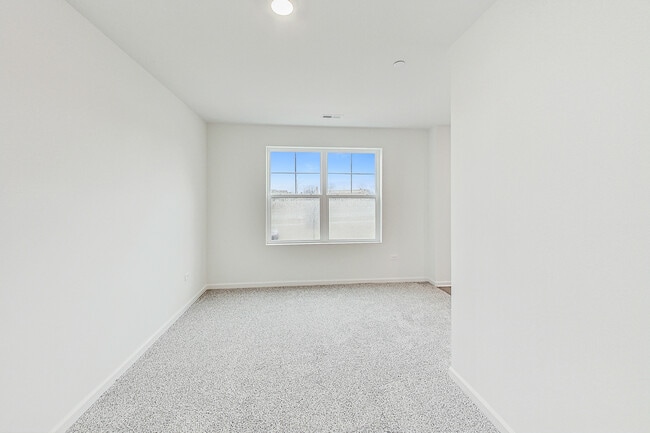 Photo - 341 Basin Ct