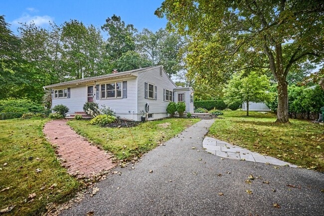 Photo - 13 Forbes Ave
