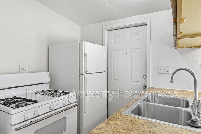 Photo - 1638 N Beverly Ave