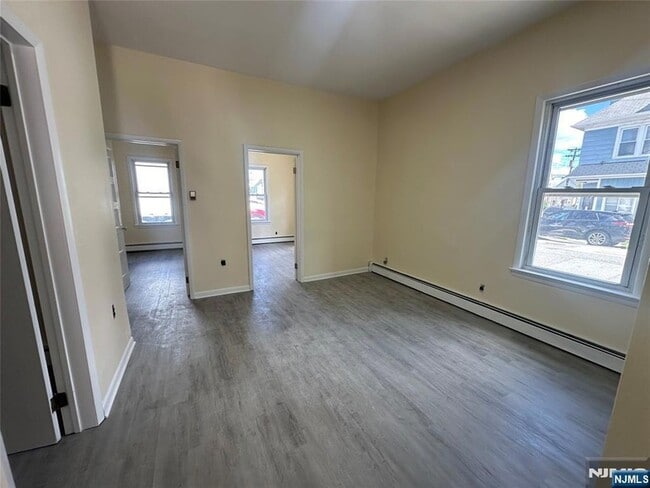 Building Photo - 22 2nd Ave Rental
