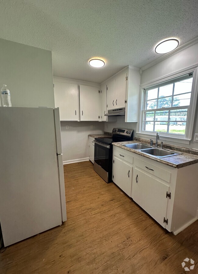 Building Photo - 8844-8850 Deerwood Dr (Quadplex) Rental