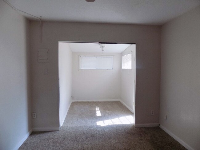 Photo - 560 Estancia Dr NW Unit B