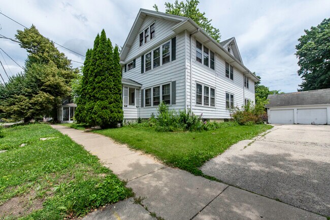 Photo - 419 Hickory St Unit 2