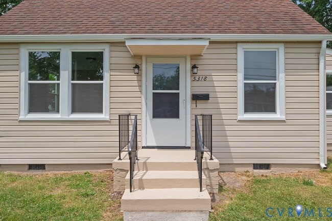Building Photo - 5318 Bloomingdale Ave