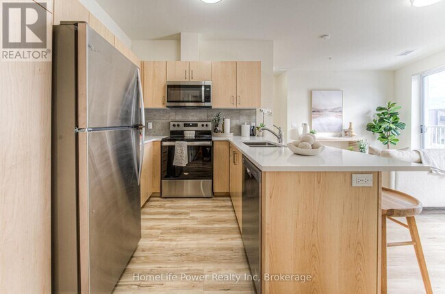 Photo - 301 Westmount Rd W