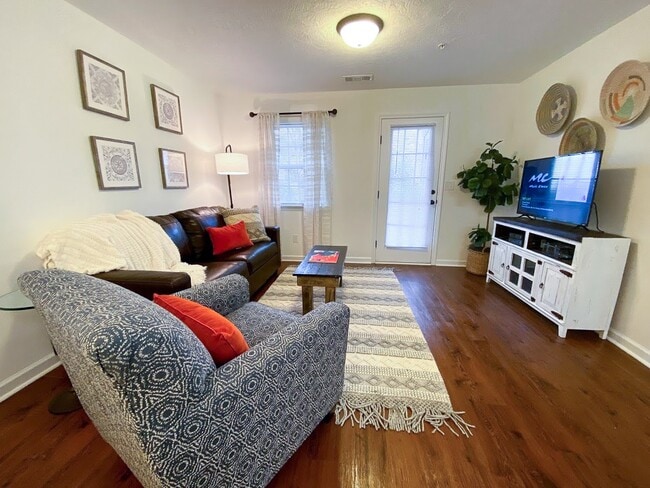 Building Photo - Helena Springs Rental