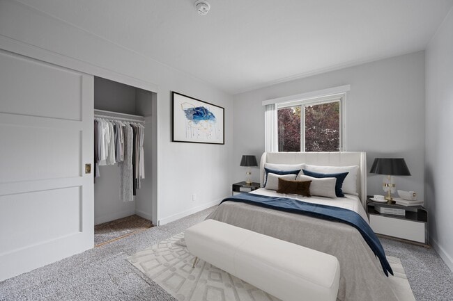 Photo - Hillsdale Garden