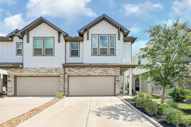Building Photo - 4027 Balboa Dr