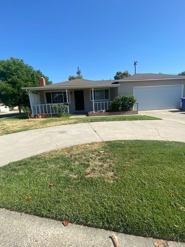 Building Photo - Atwater Central location near Shopping and... Rental