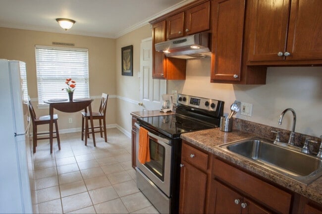 Photo - 1915 Walker Ave