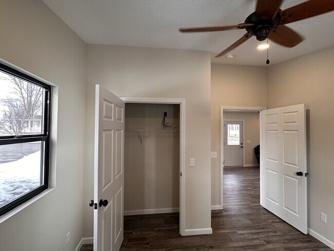 Photo - 406 E Sycamore St