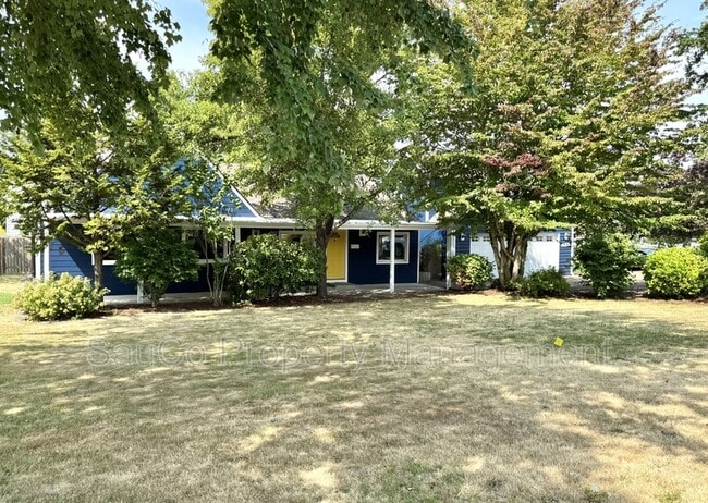 Building Photo - 6543 SE Borwick St Rental