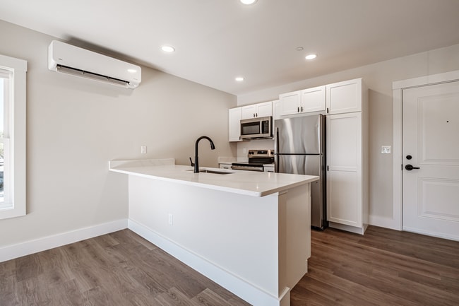 Building Photo - 5 Progress Wy Unit 10