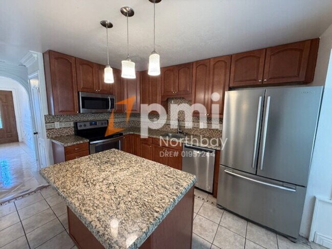 Photo - 2950 Juniper St