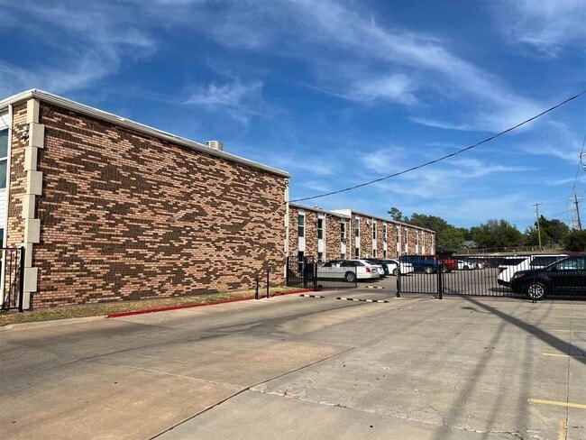 Photo - 2107 NW 38th St