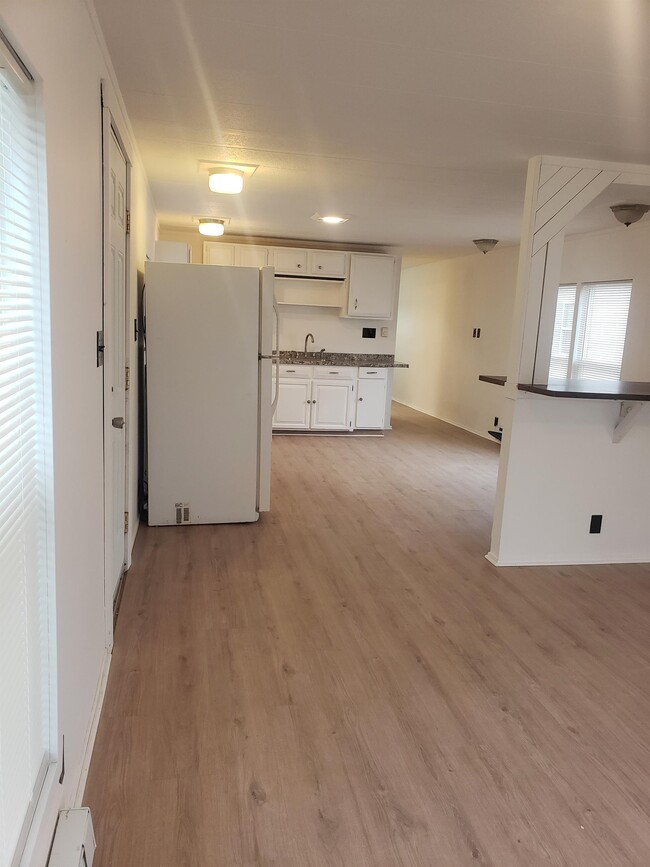 Photo - 619 1st Ave