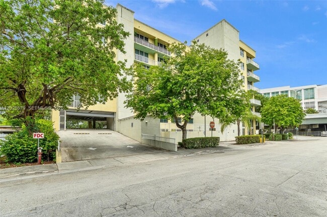 Building Photo - 1350 NW 8th Ct Unit 207