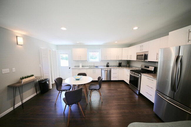 Photo - 502 W Skyline Dr