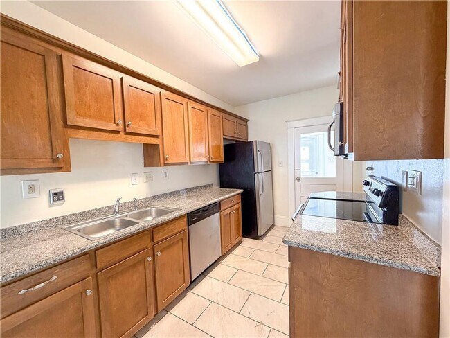Photo - 2161 Homewood St Unit B