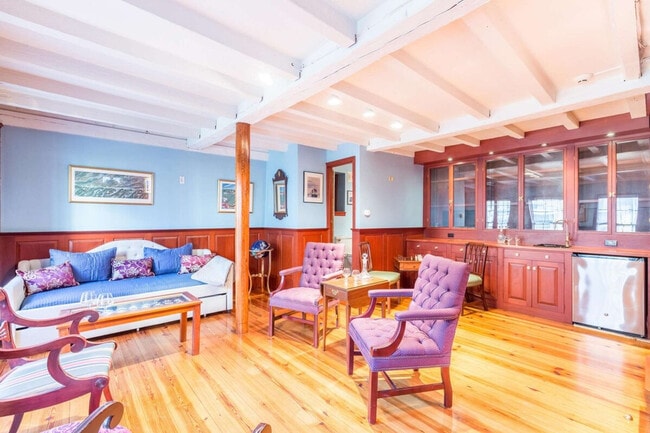 Building Photo - 21 Mugford St