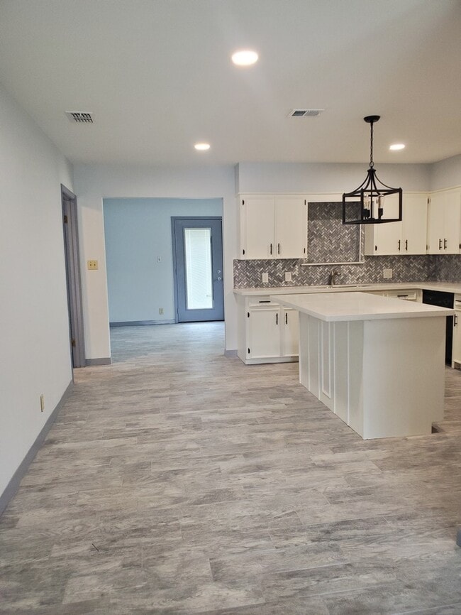 Photo - 113 E Hoogland Ave