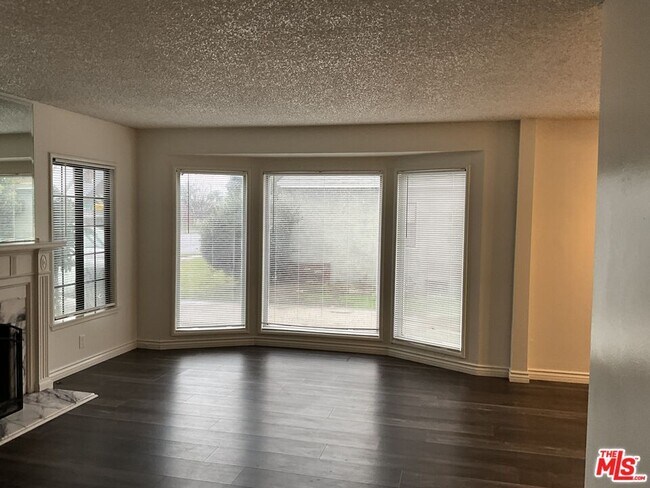 Photo - 1123 E Cameron Ave