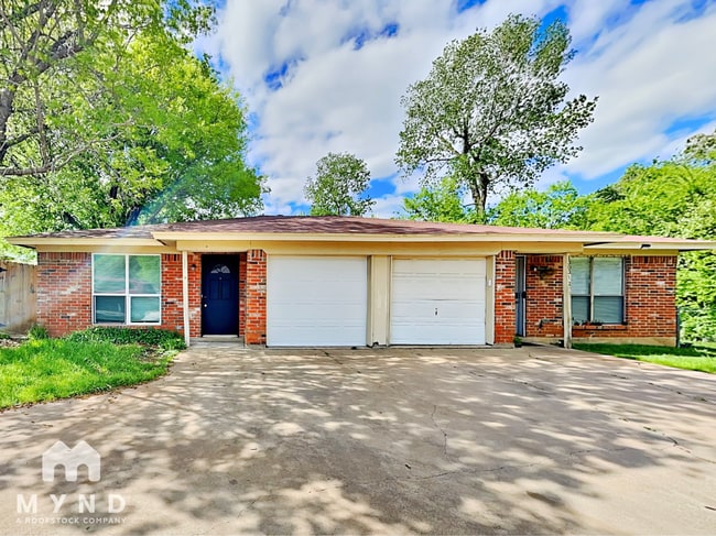 Photo - 1303 Berry Dr