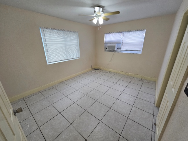 Photo - 220 NE 26th St