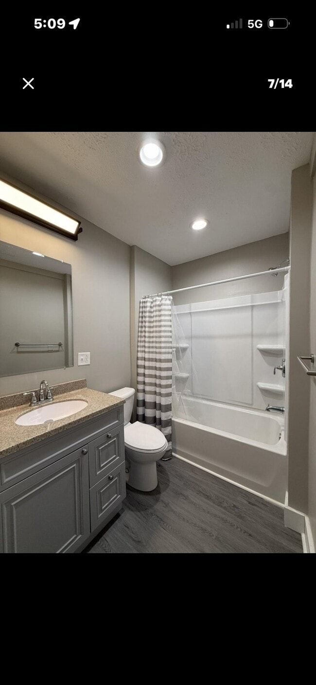 Photo - 229 N Spring St