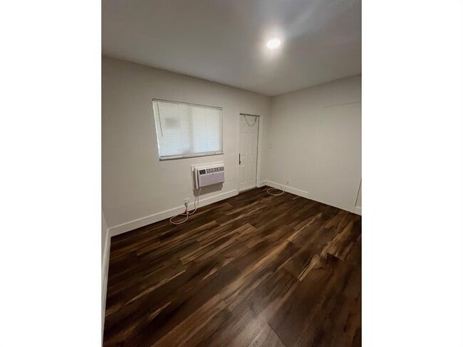 Photo - 2300 NW 6th St Unidad 8