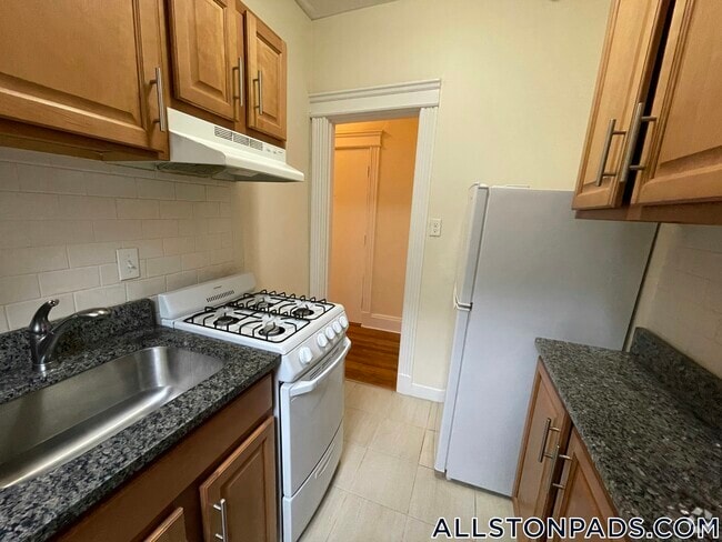 Building Photo - 1148 Commonwealth Ave Unit 35 Rental