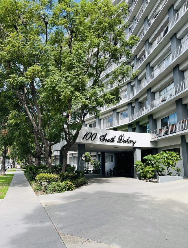 Photo - 100 S Doheny Dr Unit 308